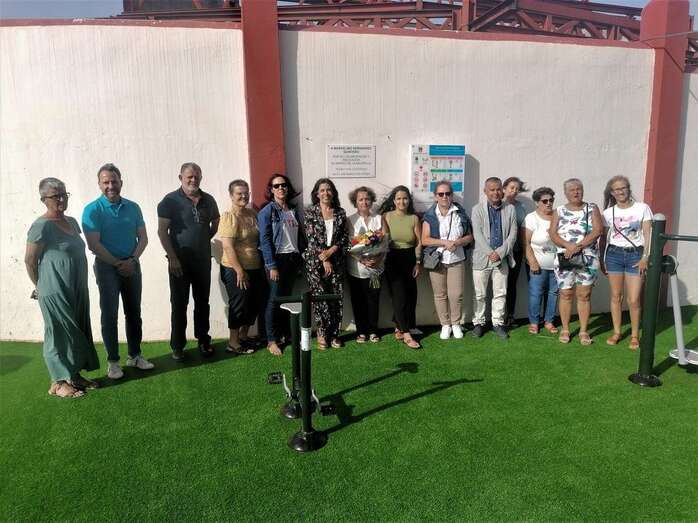 En el acto, que tuvo lugar en la tarde de este jueves, se descubrieron también dos placas en recuerdo del concejal Clemente Quintana y de Marcelino Hernández, ex presidente de la asociación, fallecido este año / TA